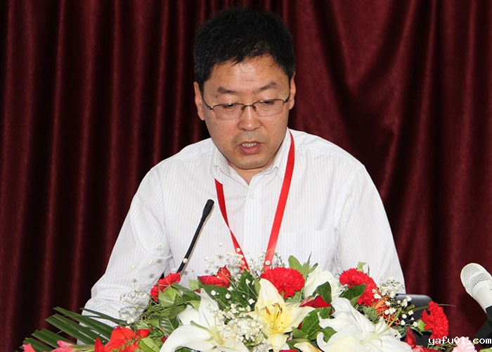 黑龙江省林业厅科技处副处长殷彤作特邀报告